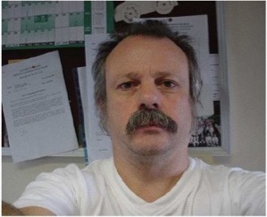 Portrait of author Chris Binns